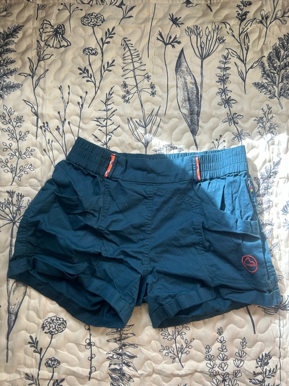 La Sportiva woman’s cotton climbing short